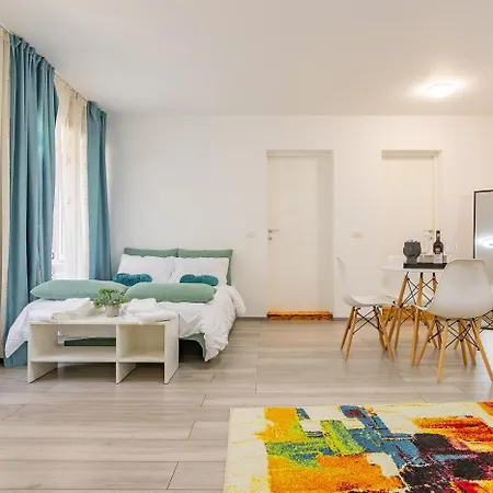 Old Town By Mm Host Apartment