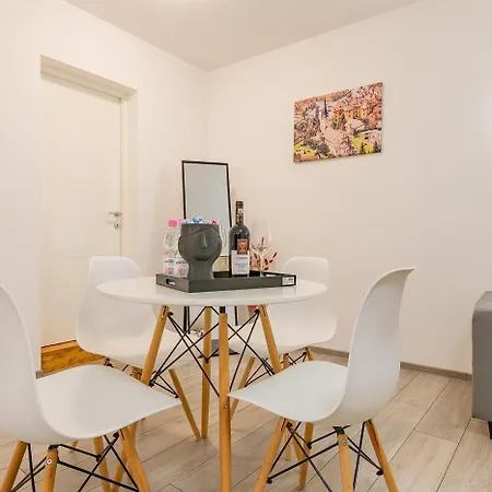 Apartment Old Town By Mm Host Brasov