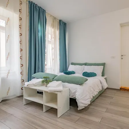Old Town By Mm Host Apartment